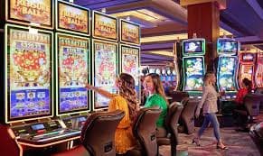 Permainan Baccarat live kasino mz355 dengan dealer cantik profesional